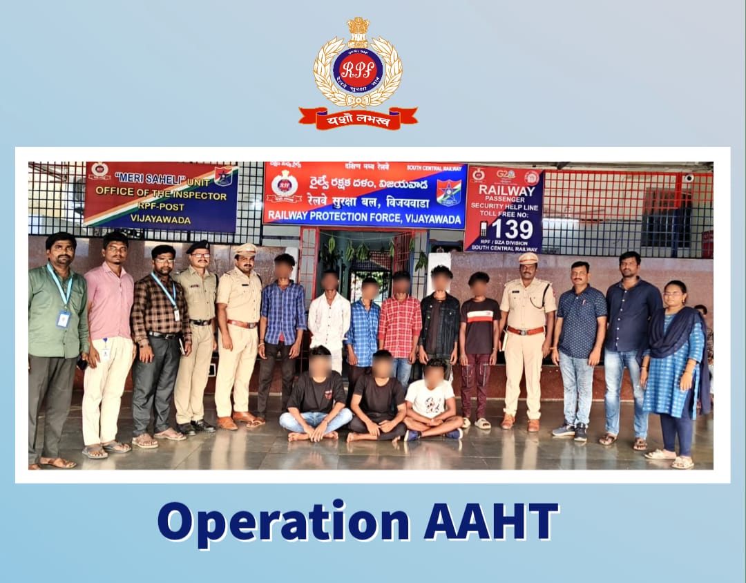 A Childhood Saved is a Future Secured! Alert #RPF & @BBAIndia in Vijayawada prevented 6 minor children from falling victim to trafficking rings and arrested three traffickers in the rescue operation. #OperationAAHT #NotOnOurWatch @rpf_scr1 @RailMinIndia