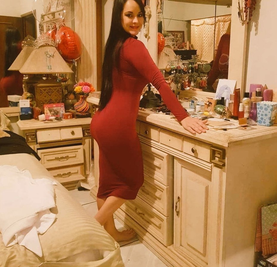 Carolin71849793's tweet photo. Mis amores pues hoy es jueves de andar de prostituta barata 😈🥵 que tal me veo mis machos 🔥😍 hoy ando demasiado cachonda con la panocha bien mojada y con ganas de que me dejen y me dejen llena de mecos ven usame humillame solo soy una maldita puta barata urgida 😩😋👄👅🍆💦💦 https://t.co/HHApt7Ybt5