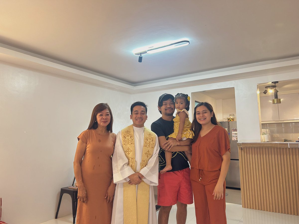 graciadarbin's tweet photo. Our life lately✨ 
TYL palagi 🙏🏻
Manifest lang ng manifest. https://t.co/JZ7bVAveEi