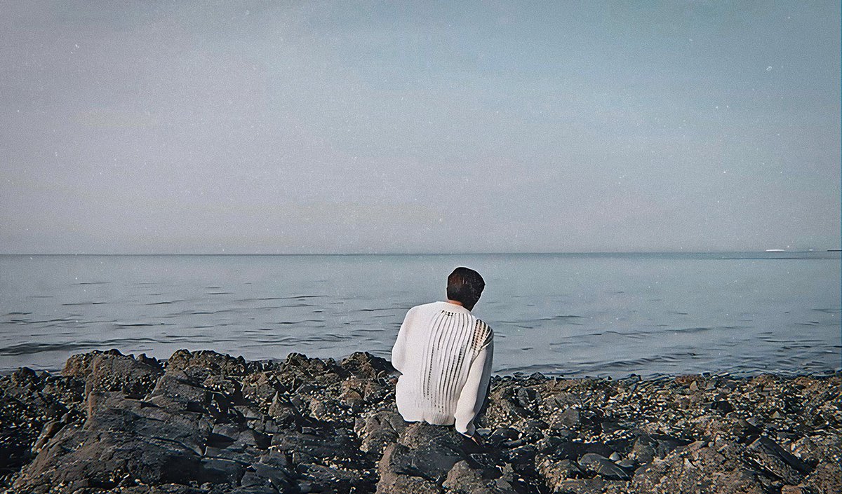 we can’t thank you enough, jinjin. thank you for letting us hear binnie’s voice once again. i missed it so dearly that it hurts. truly a precious song that feels like a big, tight hug for arohas, thank you for always taking care of us, jinwoo.

#JINJIN_MOONBIN_Fly