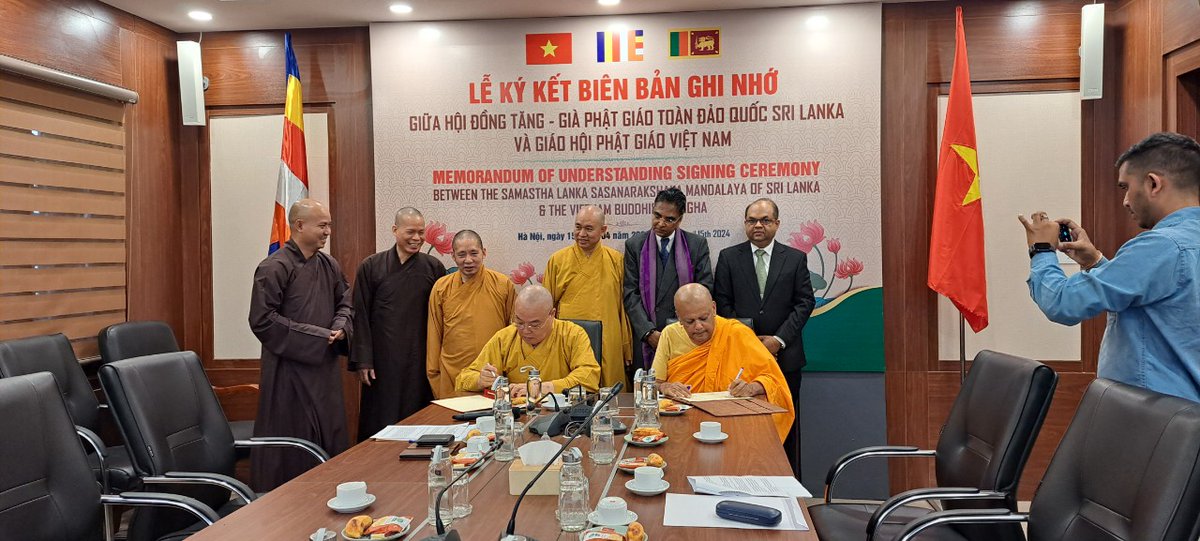 SLinVietnam's tweet photo. Memorandum of Understanding between the All-Island Buddha Sasana Council (Samastha Lanka Sasanarakshaka Mandalaya) of the Democratic Socialist Republic of Sri Lanka and the Viet Nam Buddhist Sangha (VBS) of the Socialist Republic of Vietnam was signed at the Quan Su Pagoda. https://t.co/z6ca2J9Yap