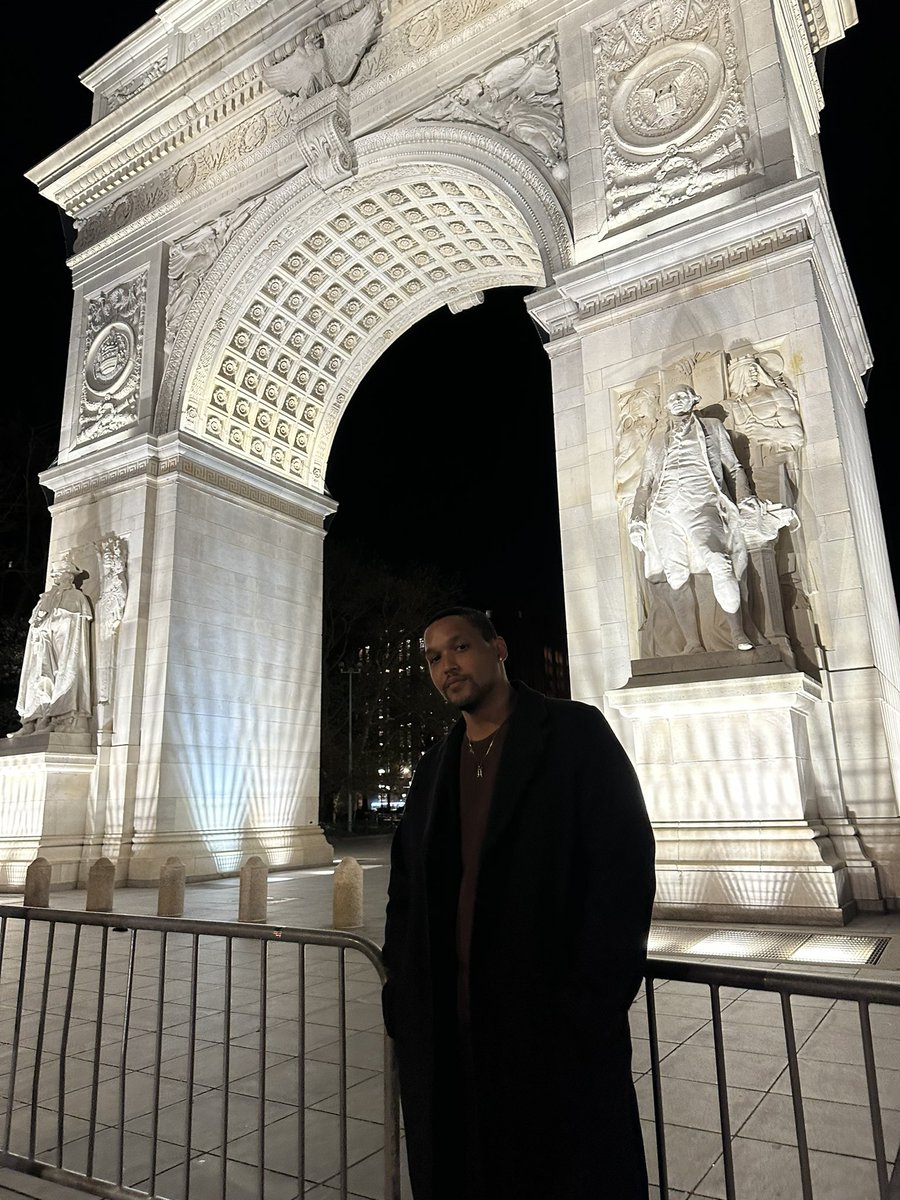 JstJonathon's tweet photo. NY 🍎🗽 https://t.co/7gateILybv