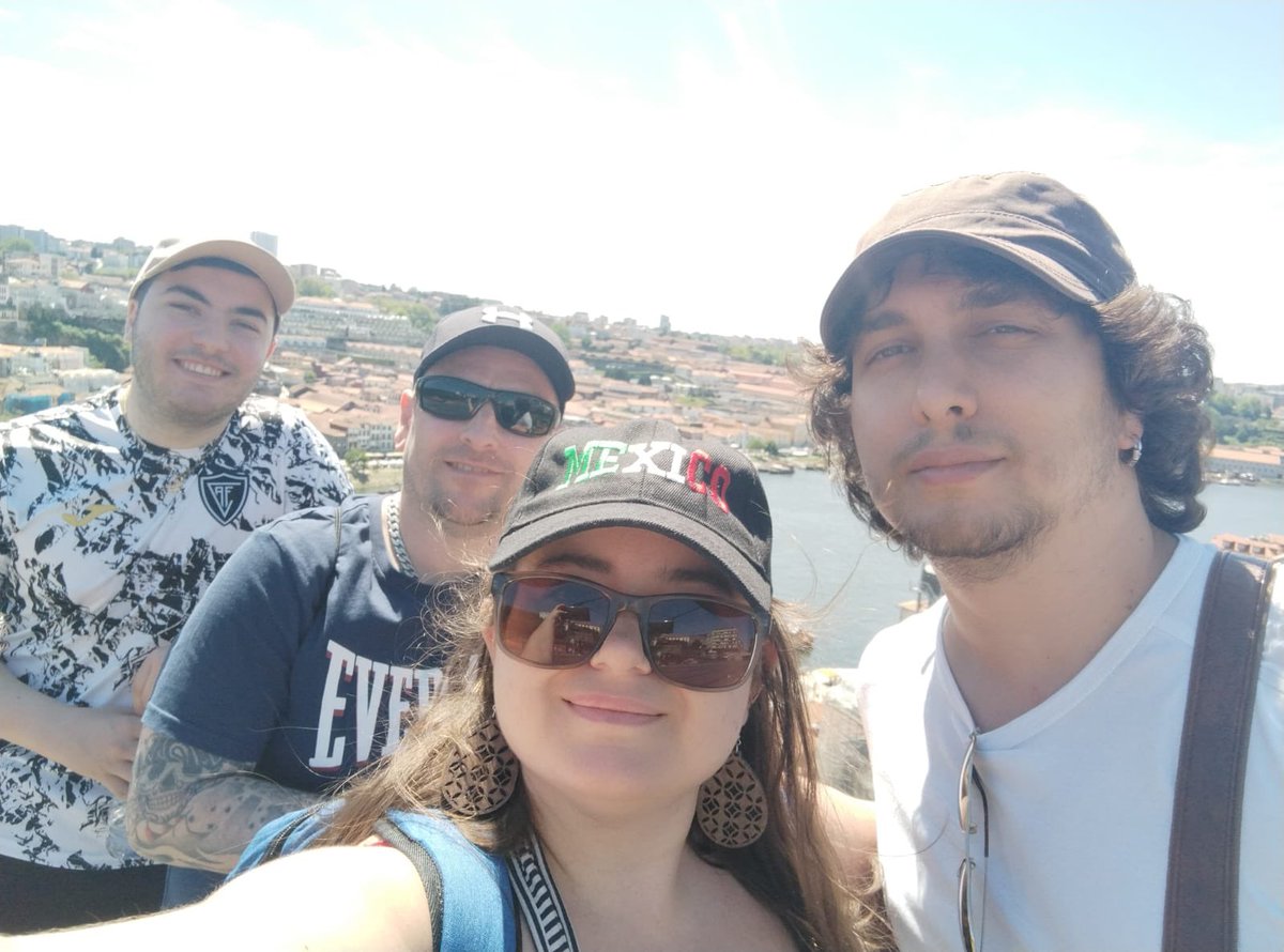 🇪🇺 Aprovechamos muestra movilidad acreditada de alumnado en grupo a Viseu, Portugal 🇵🇹, para visitar Oporto … ¡Preciosa ciudad! 😍😍 @sepie_gob @euprojects_erasmusplus #viseu #oporto #portugal #erasmusplus