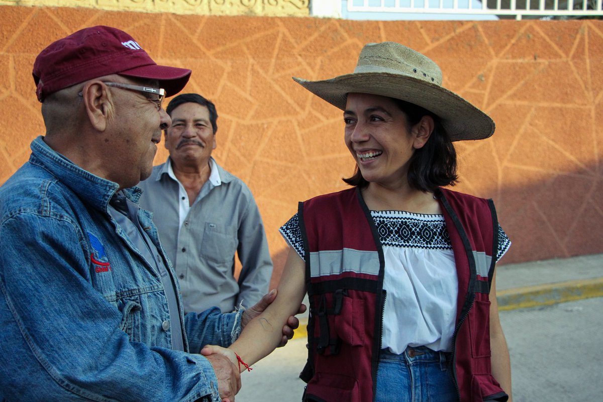 vianeygarciar_'s tweet photo. Cada uno de los pueblos de la región tienen diferentes problemáticas, nuestra función es tocar las puertas indicadas para dar apertura al diálogo y solución y así construir en favor de todxs, esto platicamos en San Juan Tlale. Vamos #ConTodoElPower para que siga la 4T. ♥️ https://t.co/b0h8Myi9yU