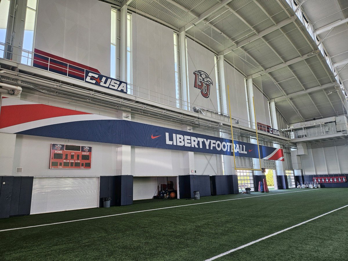 Terrance_Stall's tweet photo. I was blessed to have a great visit at  @LibertyFootball today! Thank you Coach @Tony_TDUB for the great day and I cant wait to get back this summer!
@HolloMan21 @CoachKing76 @PPS_Football_ https://t.co/qPslG7nKuO