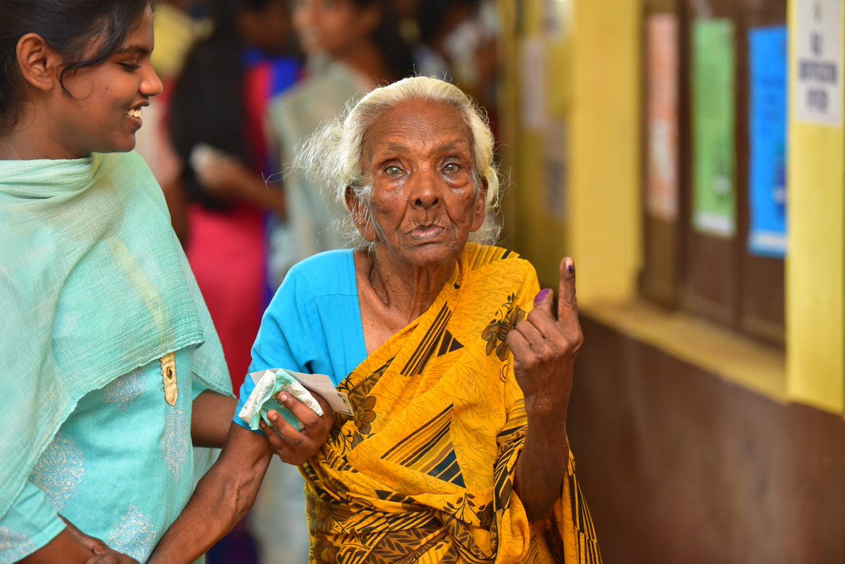 ErodeSVEEP's tweet photo. Age is just a number when it comes to democracy! 🗳️
Our senior citizens lead by example, casting their votes and showing off their inked fingers with pride.
Every vote counts!

#தேர்தல்திருவிழாதேசத்தின்பெருவிழா
#VoteErodeVote #GoVoteTN #TNElections2024 #Election2024 #SVEEP #ECI https://t.co/EtnvF5fBFj