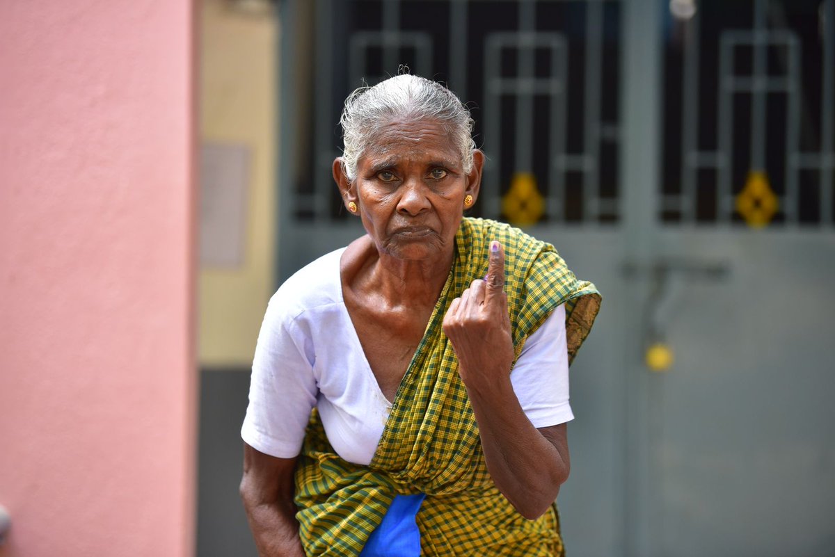 ErodeSVEEP's tweet photo. Age is just a number when it comes to democracy! 🗳️
Our senior citizens lead by example, casting their votes and showing off their inked fingers with pride.
Every vote counts!

#தேர்தல்திருவிழாதேசத்தின்பெருவிழா
#VoteErodeVote #GoVoteTN #TNElections2024 #Election2024 #SVEEP #ECI https://t.co/EtnvF5fBFj