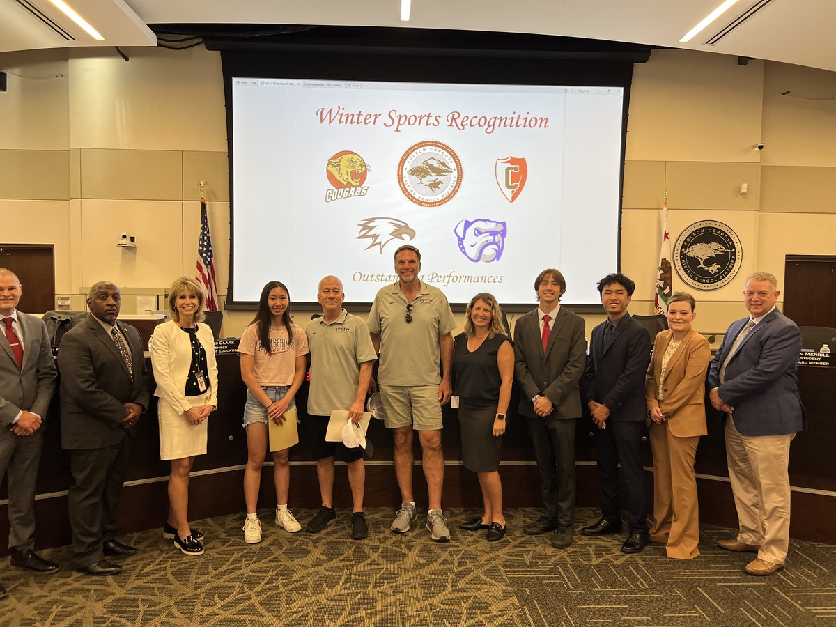 Winter sports athletes and coaches from District middle and high schools are recognized by the Board for their achievements. 🎉🎉🎉Shout out to FHS AD Lisa Finley who was named SJS AD of the year! #FCUSDathletics #FCUSDproud 🏆🏆🏆