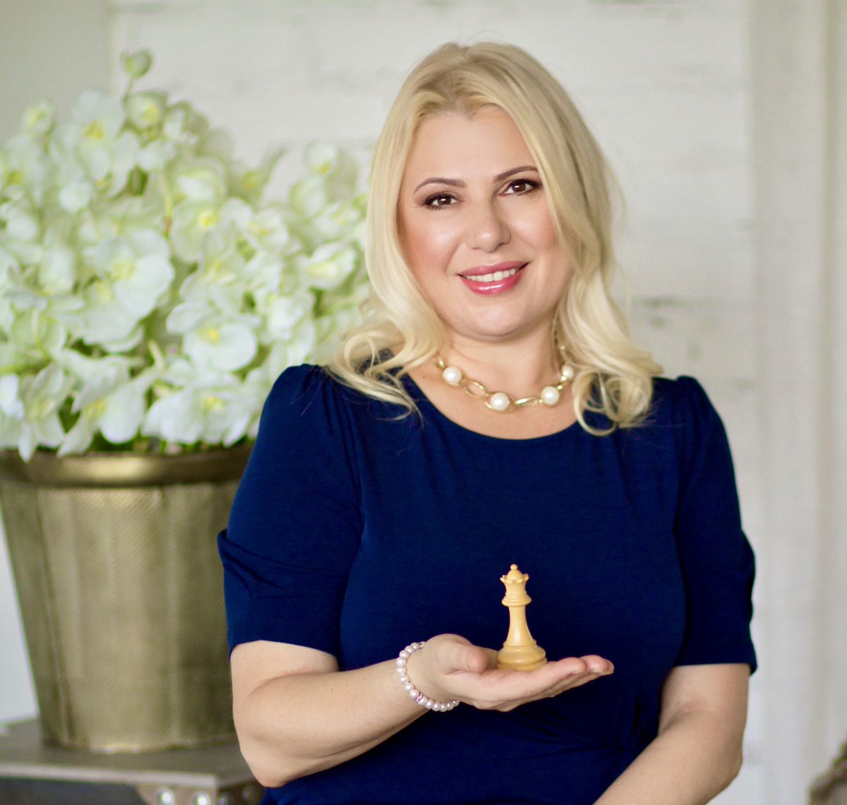 Happy 55th Birthday to the 8th Women's World Champion, Susan Polgar! @SusanPolgar 🎉🎂 Did you know she's a multiple-time Olympic medalist and was the third woman ever to be awarded the Grandmaster title (1991)? Also, she became the world's top-ranked female chess player at the