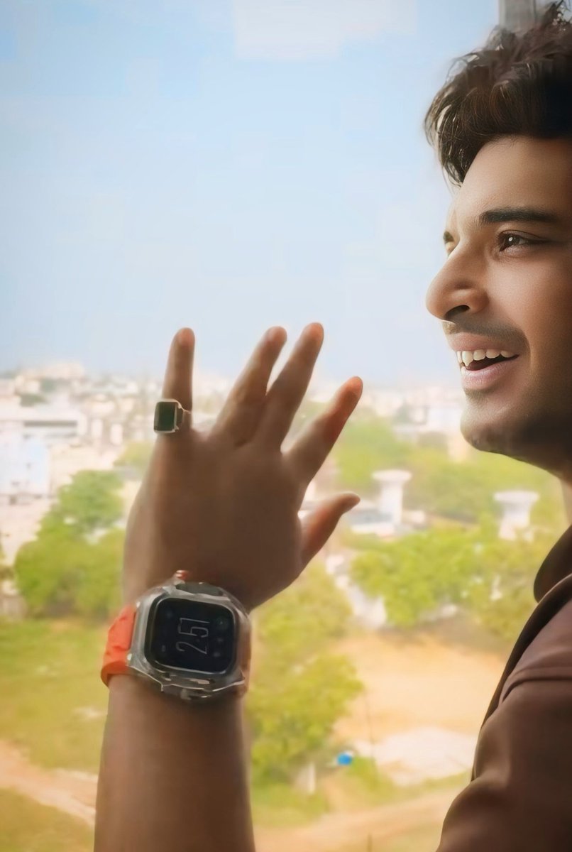 Love how he giggles, love how he gets fascinated by everything he sees 🥹💗

May bappa protect this smile forever 🧿🧿 

#KaranKundrra