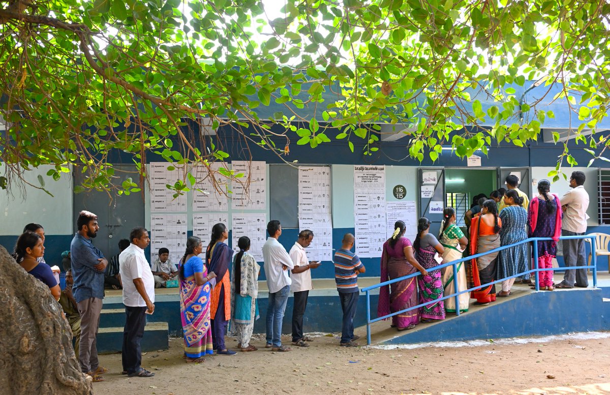 Voters wait for their turn to cast their vote for the #LokSabhaElection2024 at a polling station in Sulur Assembly segment in #Coimbatore on Friday. 📸: @peri_periasamy @THChennai @the_hindu