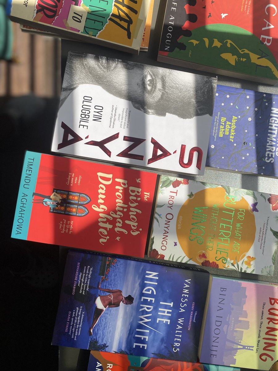 Ladies and gentlemen, it is the weekend!

And we have just the right company for you😎

Why not go on a bookshop date this weekend and check out our “boorecs” [book recommendations - admin is just trying to create😁]

All books available from leading bookshops near you.