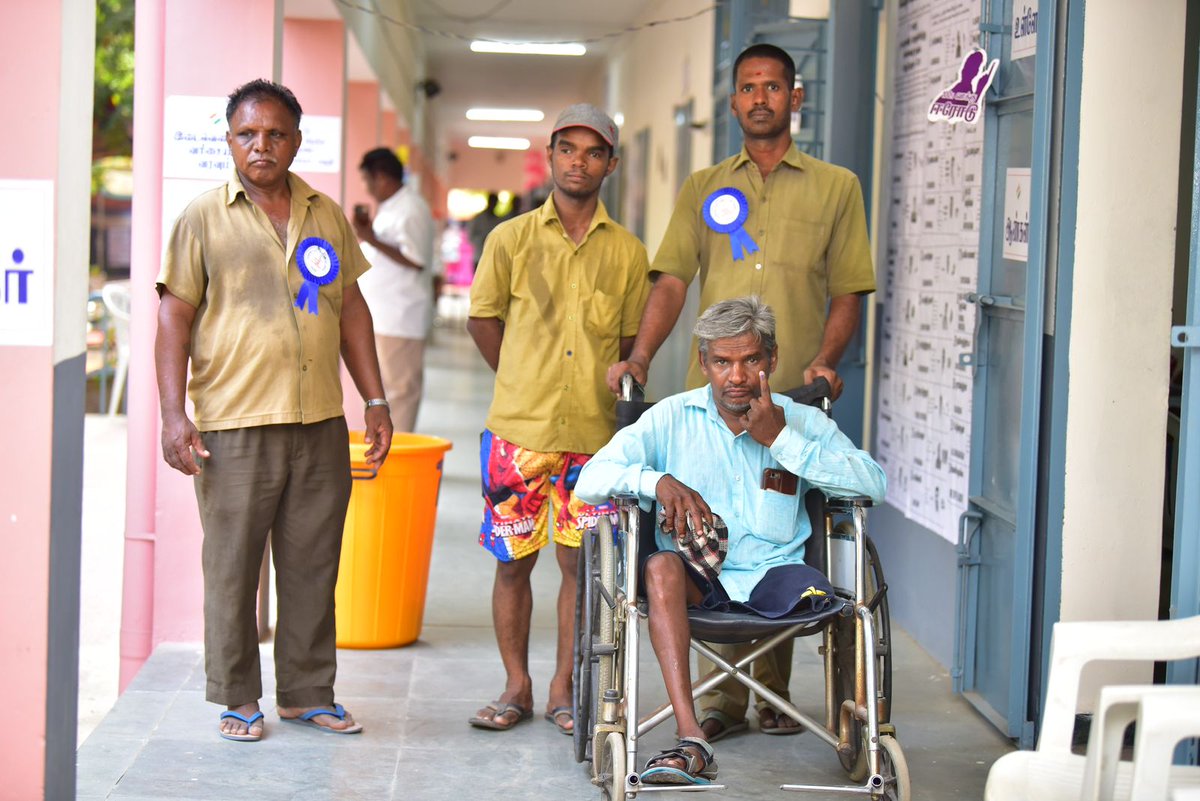 ErodeSVEEP's tweet photo. Empowerment at the Polls! 🗳️
Voters with disabilities making their voices heard, proudly showcasing their participation with inked fingers.
Every vote paves the way for inclusivity and change!
#தேர்தல்திருவிழாதேசத்தின்பெருவிழா
#VoteErodeVote #GoVoteTN #TNElections2024 #SVEEP #ECI https://t.co/D6JlTGYWGC