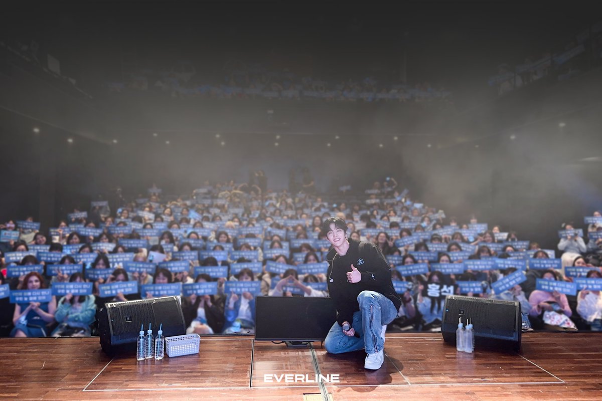 EVERLINECONCERT's tweet photo. [📸] #홍석 #hongseok
2024 Hongseok Fanmeeting [Photo by Hongseok] 

유니버스😍
에버라인과 함께한 홍석의 첫 팬미팅 어떠셨어요?!🎉
우리 앞으로도 계속 함께해요❤

#Photo_by_Hongseok #포토바이홍석 #포바홍
#앤드마크 #ANDMARQ
#에버라인 #EVERLINE https://t.co/8DeaaWBahj