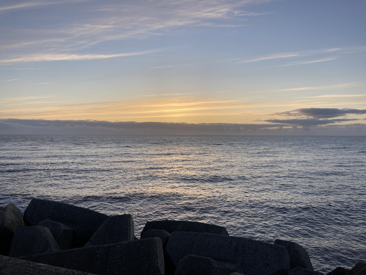 #FridayFeeling #FridayVibes #fridaymorning #FridayMotivation #Scarborough 🌊 An early start for work so here's some photos from yesterday 👍 Have a great day, everyone 👍