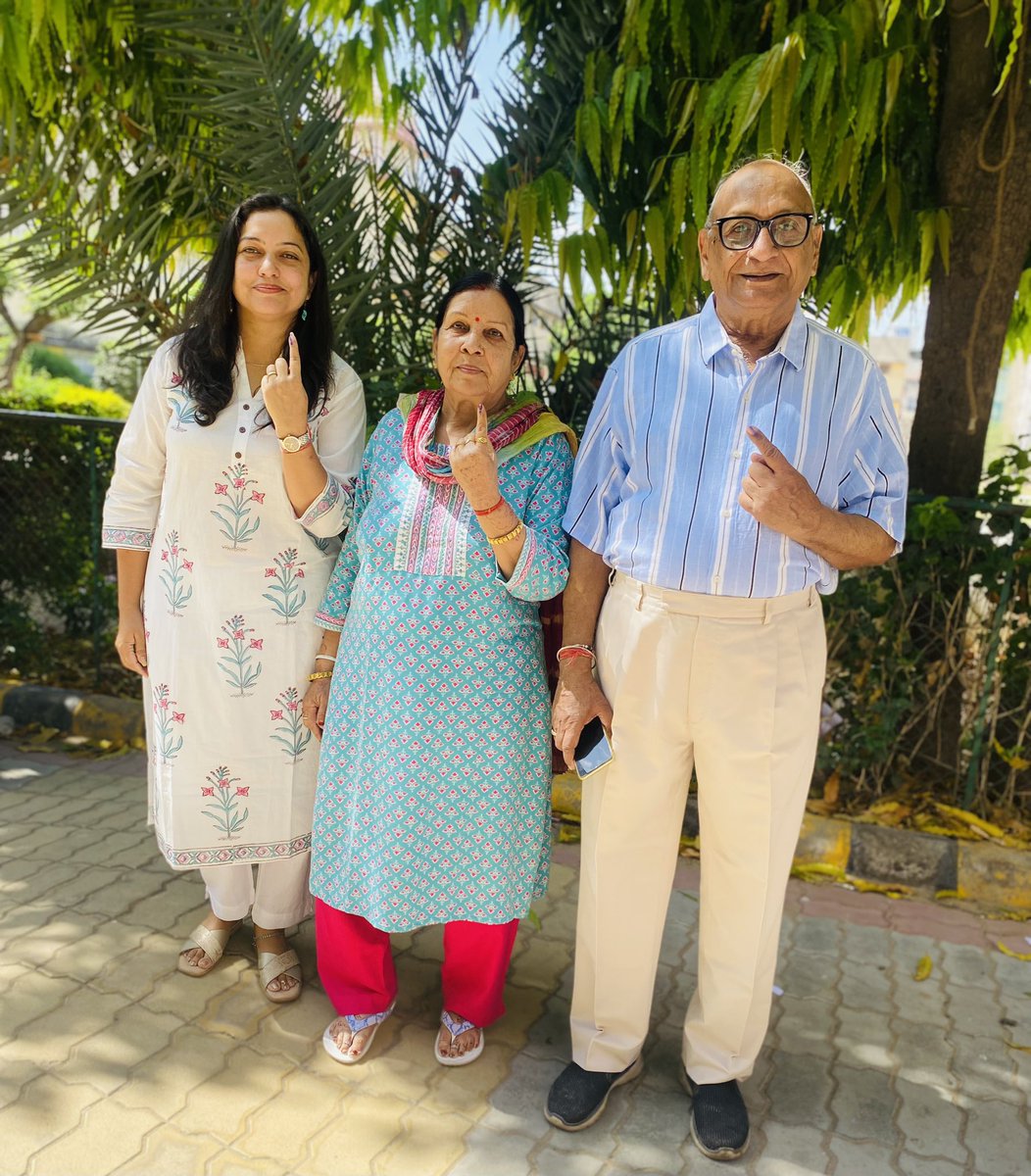 Responsible & enthusiastic citizens 😃

Go vote people, every vote matters ✌️

#LokSabhaElections2024
#DeshKaMahaTyohar
#MyVoteMyRight
#ChunavKaParv #jaipur