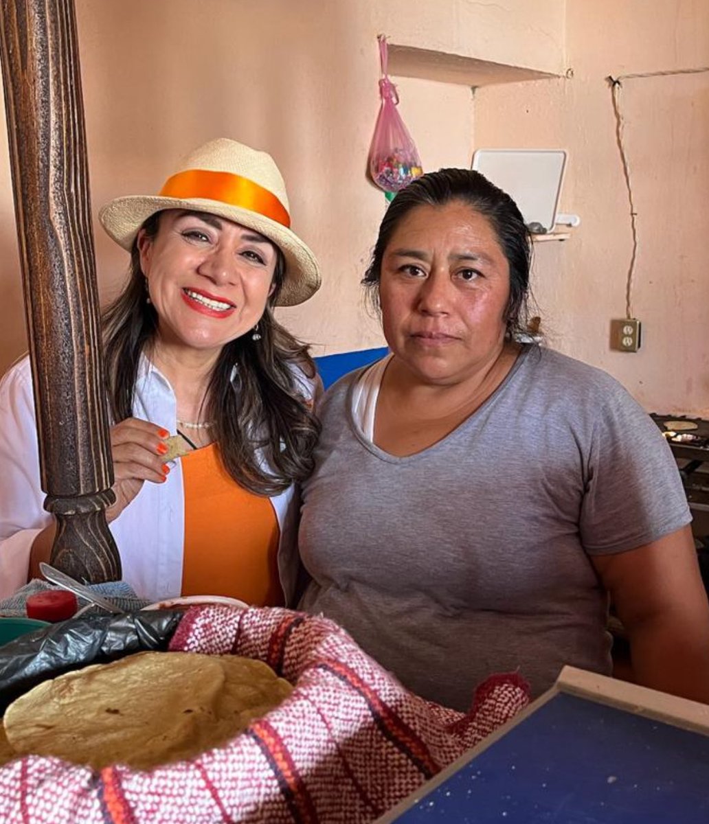INDICEMEDIAMX's tweet photo. ⭕️ #ElsaVa | #Senado | De las autoridades debemos exigir una visión de progresividad: Elsa Cordero. En su gira por Tzompantepec y Coaxomulco lamentó la extinción del Instituto Tlaxcaltecas para Personas con Discapacidad https://t.co/X5mrTOBKJf https://t.co/3rEdtolozf
