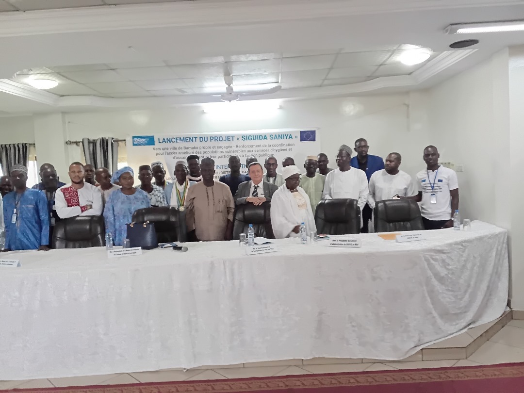 Lancement du projet : «SIGUIDA SANIYA» vers une ville de Bamako propre et engagée - renforcement de la coordination pour l'accès amélioré des populations vulnérables aux services d'hygiène et d'assainissement et leur participation à l'action publique dans la commune v, de Bamako