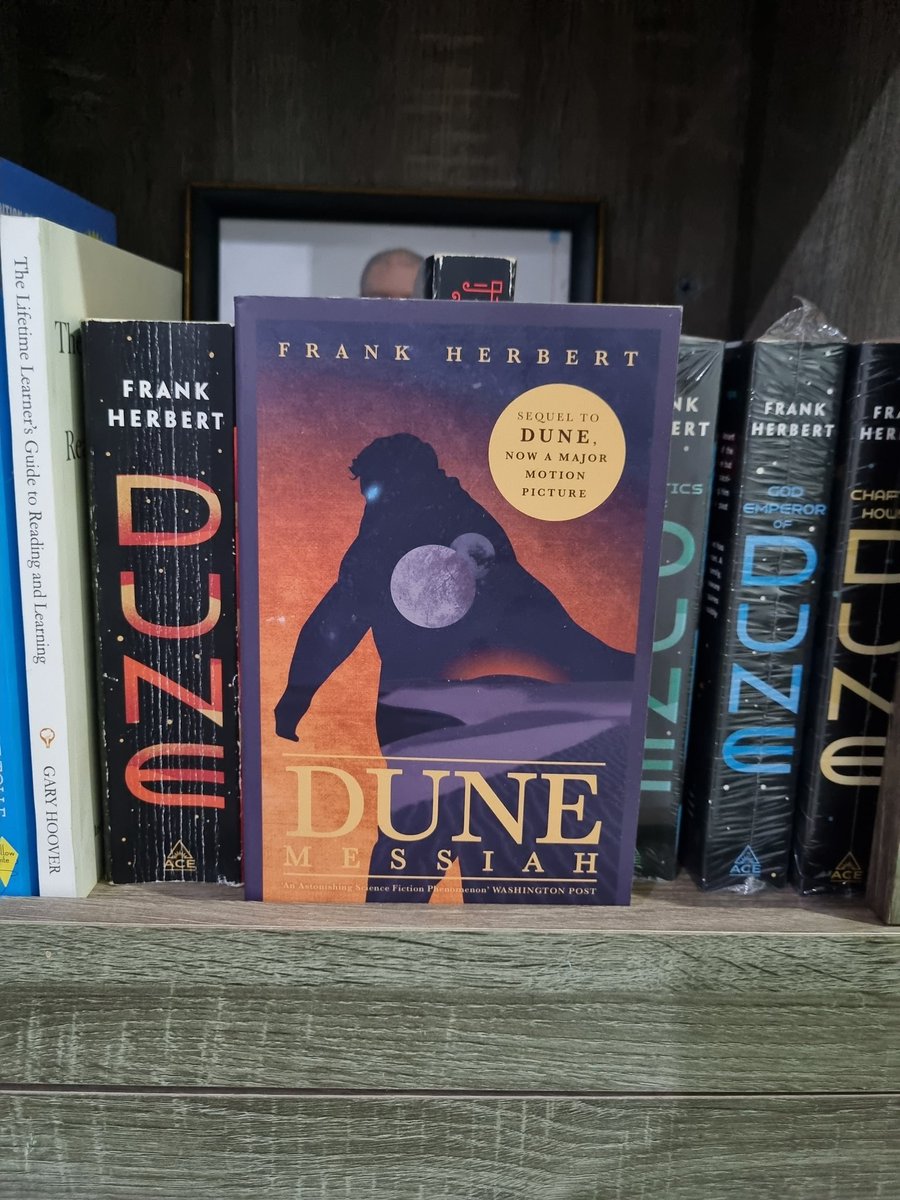 I just finished #Dune Messiah, and all I've got to say is: dwarfs, gholas, eyeless people, and talking babies.