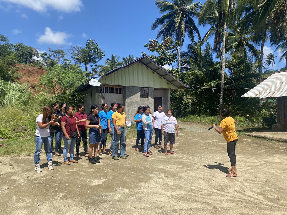 krizmuffin07's tweet photo. Facilitated Parent Leaders meeting last March 22, 2024 at Sampaguita Beach Resort, Claver, SDN.  120 Parent Leaders of the 14 barangays attended and participated the activities conducted by Pantawid Staffs of MOO Claver. 

#BawatBuhayMahalagaSaDSWD https://t.co/EIe0mZzzQy