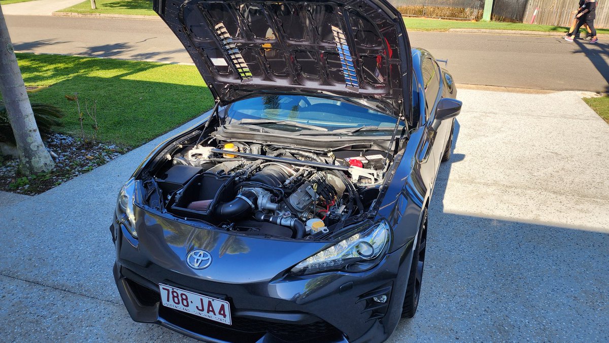 matthewokeefe's tweet photo. Juicy.....
Took a bit longer than I hoped, but finally done. I might even say that it's perfect. Cammed LS3, TR6060, ZF 8.6 LSD in 3.45 ratio. https://t.co/pAlXlFfpgS