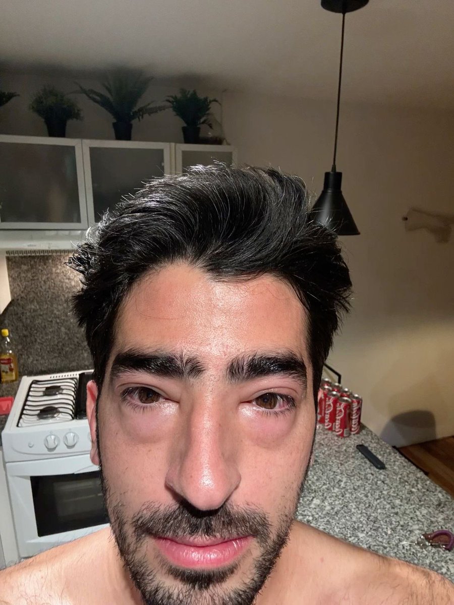 cpxwalls's tweet image. TERMINE DE ESCUCHAR EL ÁLBUM DE TAYLOR Y SOY ESTÁ. #THETORTUEDPOETSDEPARTMENT