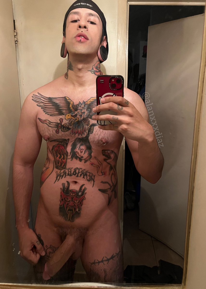 Escuché que te gustan los chicos perversos 🔥 Los que nos gusta dominar, poseer, que no nos limitamos en nada y que disfrutamos saciar nuestra energía al 100. 😈

Mírame en mi mayor auge en onlyfans.com/alanxxxdiaz y en mi TELEGRAM VIP 👀

¡DALE RT para más contenido FREE!