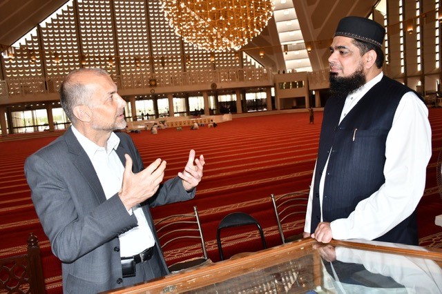 Ambassador Georg Steiner had the opportunity to visit the Faisal Mosque and meet with the Grand Imam and the students there. The exchange of ideas was enriching and reinforced the belief in peaceful coexistence and inter-faith harmony.