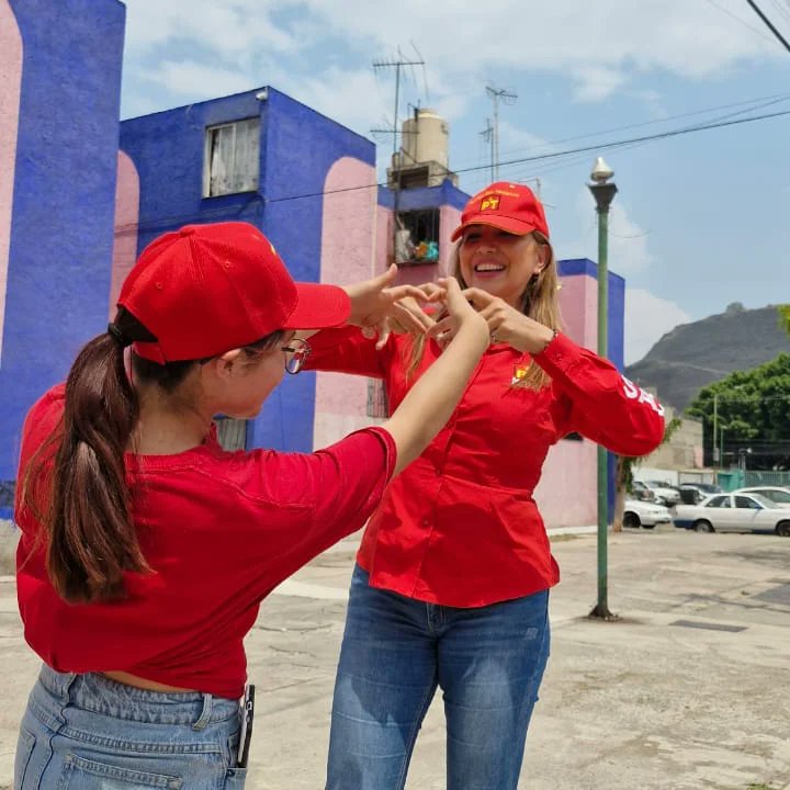SoyDeynaLopez's tweet photo. ¡Hoy los jóvenes del PT estuvimos por las calles de la col. Consejo Agrarista Mexicano, y diversos puntos de la col. Puente Blanco! Nuestro objetivo fue escuchar las necesidades de los vecinos. ¡Seguimos trabajando para la comunidad!

#VotaPT #PTesla4T #UnidosSomosMásFuertes https://t.co/PzNfQpwEbP