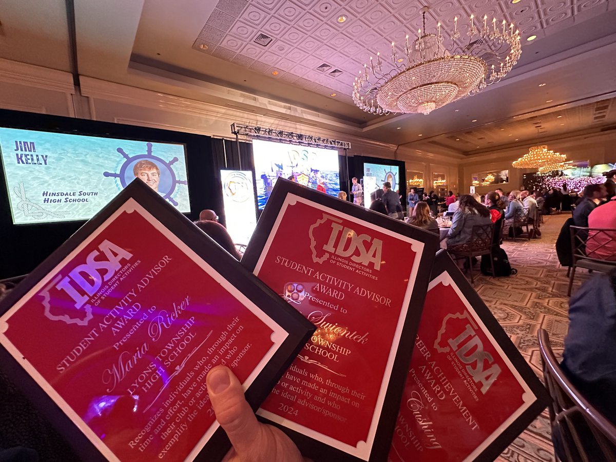 IDSA_activities's tweet image. LT cleaning up at the annual @IDSA_activities awards banquet! #WeAreLT #JustPickTwo