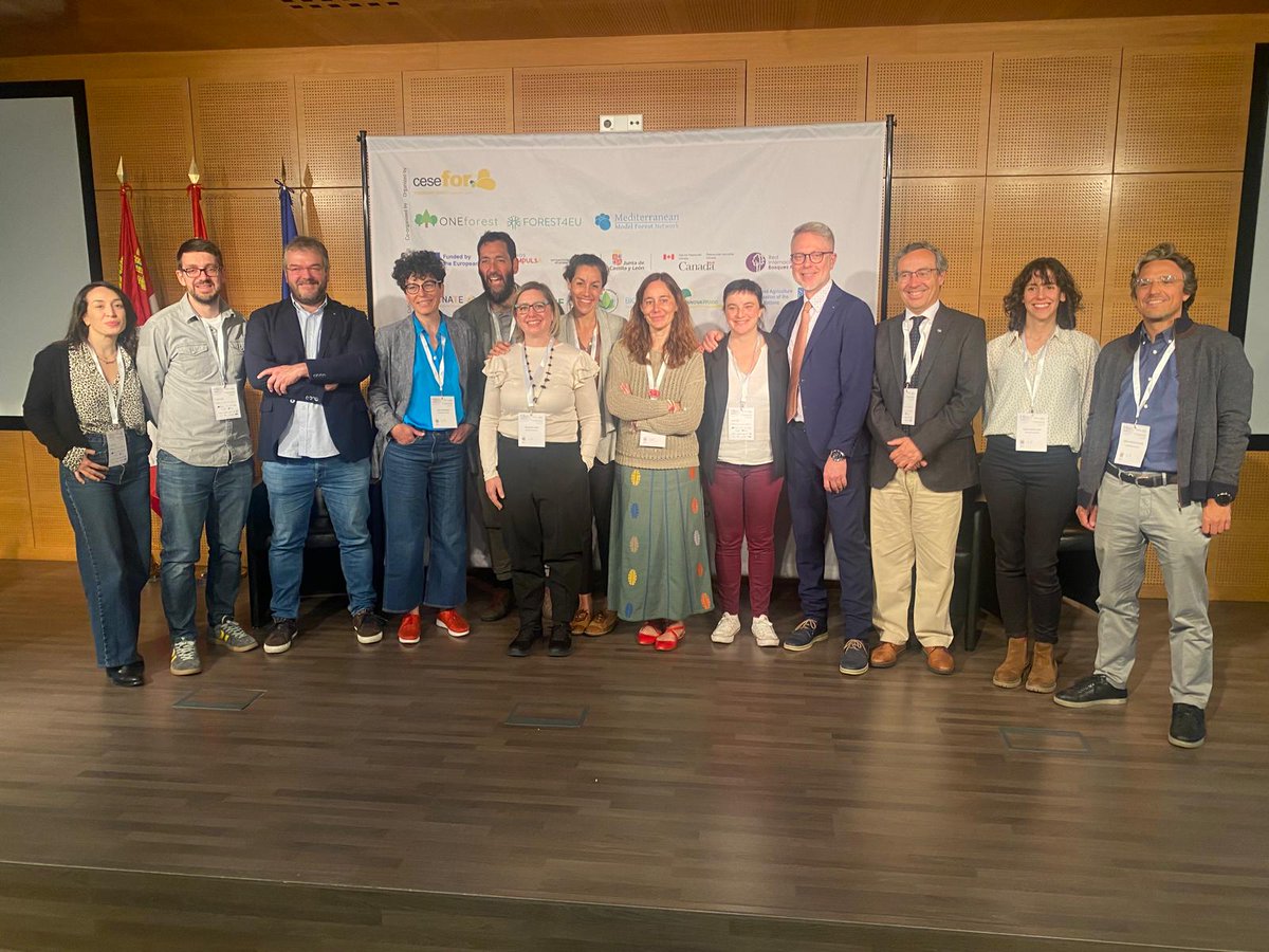 foto de familia de ceseforianos @FCesefor en le 1 jornada del #INNOVAForONE #inovacionforestal en proyectos europeos ONEForest project @FOREST4EU Project #SMURF - The forest owners' project  #Europe #HEproject