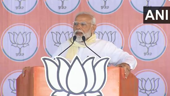 #BREAKING: While addressing a public rally in Amroha, Uttar Pradesh, PM #NarendraModi says 'I have just been given another identity of Amroha-Dholak and the beat of the Dholak resonates far and wide. 

With the efforts of CM Yogi Adityanath, the BJP government has recognized the