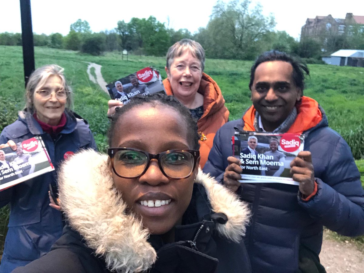 Really grateful for @Semakaleng @jhowarduk for joining us on the #LabourDoorStep in #Leytonstone. Alongside @CannHallCllr @NaheedAsgharE11 @khev_limbajee & other @UKLabour Activists and @LabourCllrs Cllrs. Wot a nite! #VoteLabour🌹May 2nd!