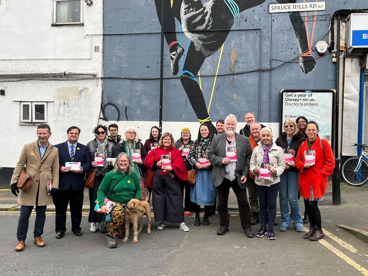 #Wowzer wot an #Amazeballs turnout out for @WFLabourParty #DoubleBubble #LabourDoorStep for @SadiqKhan @Semakaleng @jhowarduk @UKLabour in #Leytonstone & #ChapelEnd last nite. Really positive support for Sadiqs Manifesto! #VoteLabour🌹May 2nd. @GracieMaeW @CannHallCllr