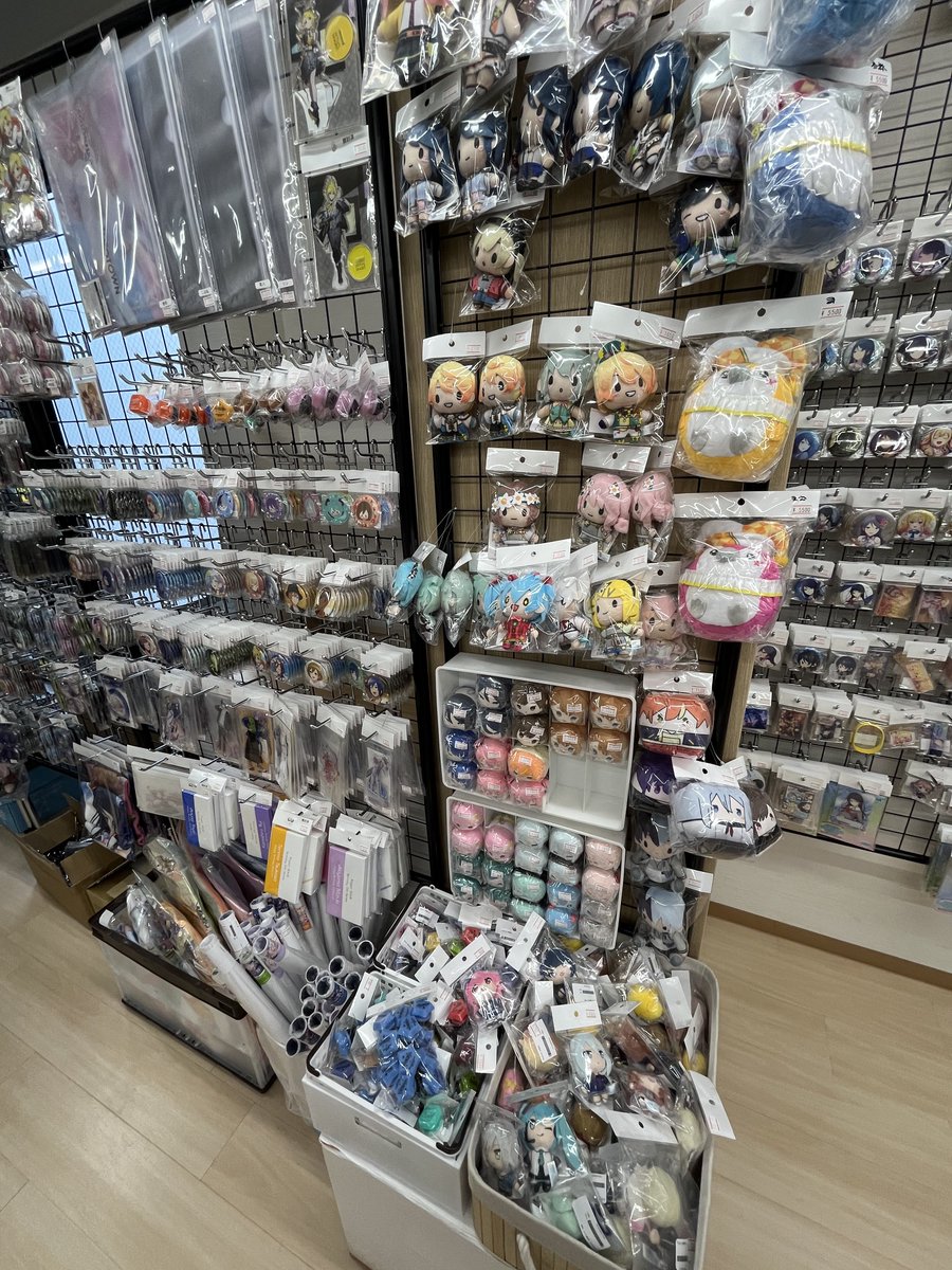 bossgobu's tweet photo. 池袋でプロセカのグッズ探すならアニメイトもいいけど
ここもオススメ https://t.co/ZDizxE3VeK