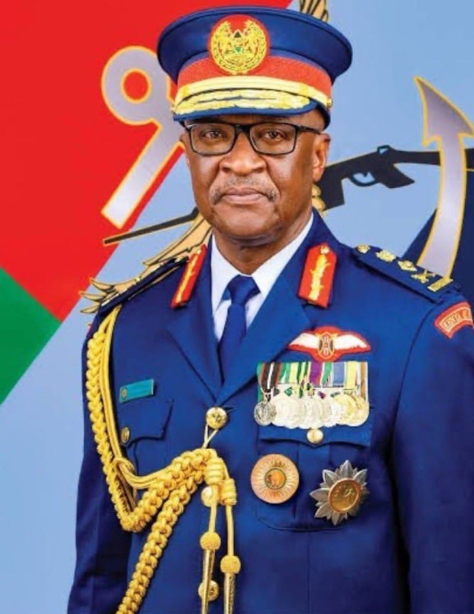 🕊️ 1/2 The EAC stands in solidarity with the Republic of Kenya in mourning the loss of the Chief of the Kenya Defence Forces, General Francis Omondi Ogolla, who passed on alongside 9 other military personnel following a tragic air accident in Elgeyo Marakwet County. 🧵👇🏾