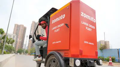 🚨 Zomato introduces India's first 'Large Order Fleet' for group catering.