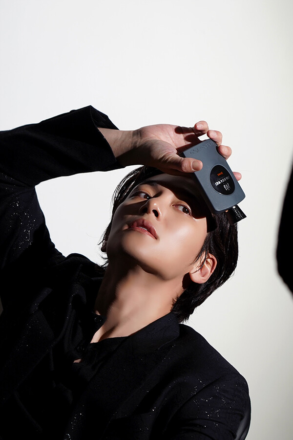 34Lkl's tweet photo. #Jichangwook with Atkinson perfume 😱😱😱

Is anyone alive after this heavy attack😱😱😱

#지창욱 #ATKINSONS1799 https://t.co/kTP0fWTasr