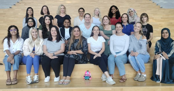 Dubai's PGCE Primary with iQTS Programme achieves Outstanding Rating - University of Birmingham - University of Birmingham tinyurl.com/2deoxp6m