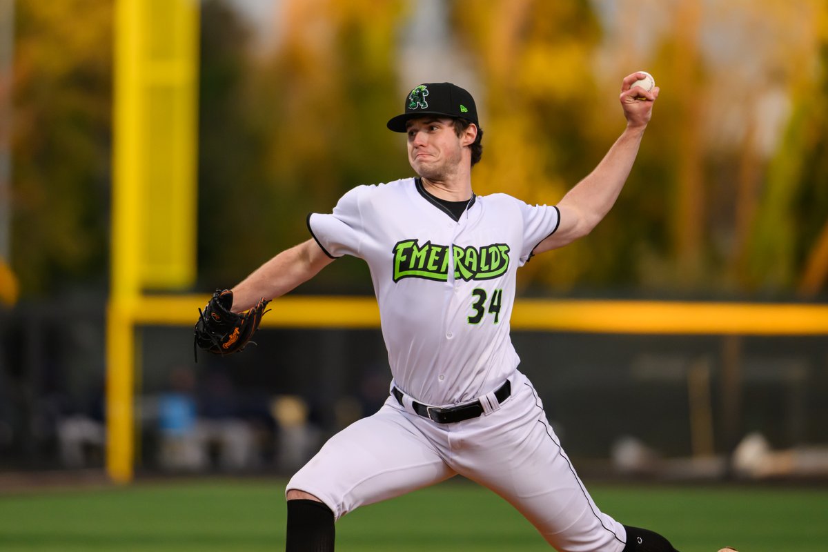 tomorrow's a new day 📆 The Ems fall to the Canadians 2-7. Onil Perez goes 2-for-5 and Jack Choate spans 4.0 innings with 5 Ks. Eugene looks to start a new win streak tomorrow at 7:05 PM. #RootedHere