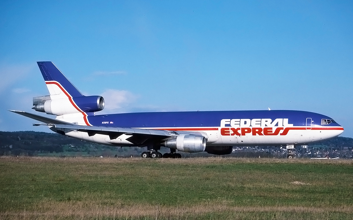 Throwback Friday
Every Friday I post a picture of a DC-10
Fedex DC10 are seen here at Zurich Airport
@zrh_airport @FedEx #VintageAirliner #DC10 #planespotting #aviationlover #FedEx #avgeeks  #spotters #avgeek #aviationlovers #ZRHFanPhoto #aviationlovers #aviationphotography