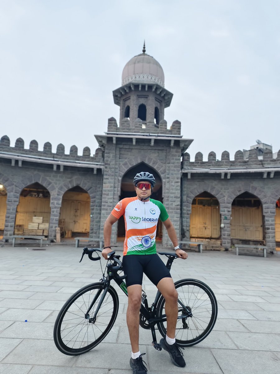 #HappyHyderabad Heritage Cycling Ride #MoazzamJahiMarket @happy_hyderabad Thanks to our Heritage man of Hyderabad @historianhaseeb for 50 Heritage site visits Thanks @sselvan Bicycle Mayor of Hyderabad for the idea of Heritage Rides #WorldHeritageDay @Anjani_Tsn