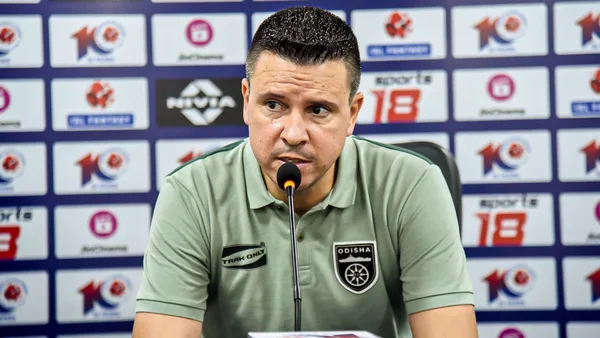 ShubhamJena121's tweet photo. Lobera vs. Vukomanovic - a tactical battle for the ages.
7:30 Kick Off, Let's do this 💜
#OdishaFC #AmaTeamAmaGame #KalingaWarriors #ISL10 #LetsFootball #OFCKBFC https://t.co/A6w55RCExk