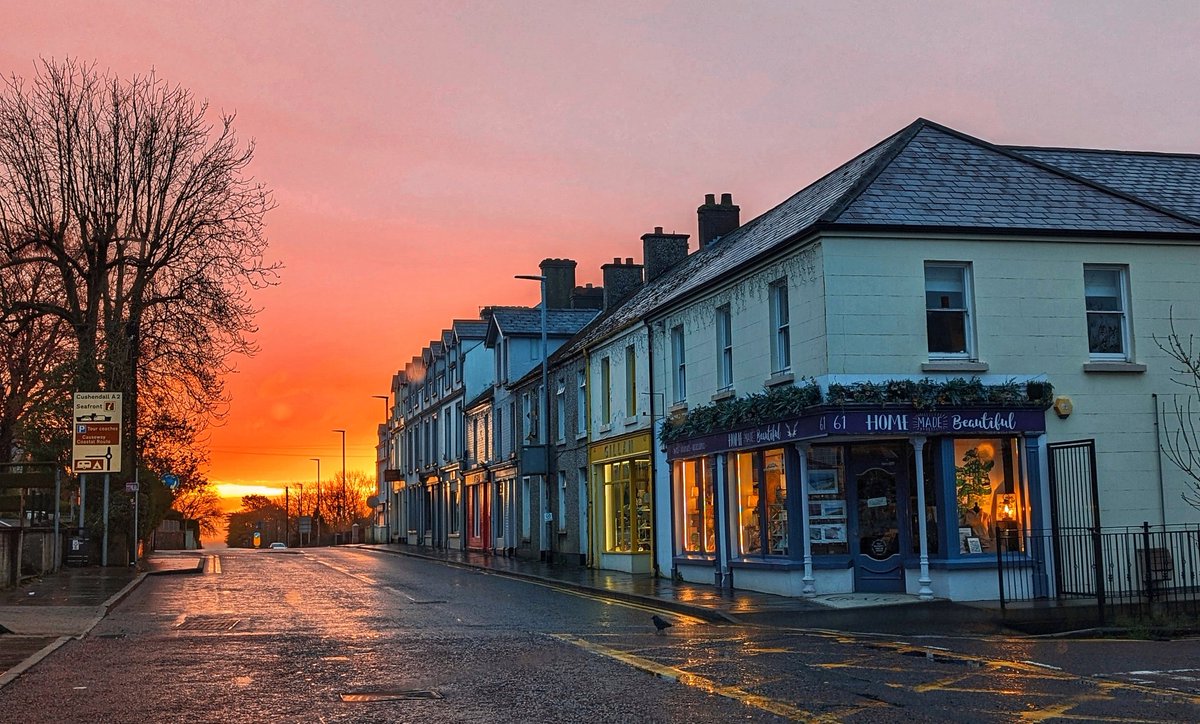 Sunrise Ballycastle #Ballycastle #NorthCoast #CausewayCoast #NorthernIreland @bbcweather @deric_tv #VMWeather @DiscoverNI  @LoveBallymena @Louise_utv  @WeatherAisling  @EventsCauseway #Photography