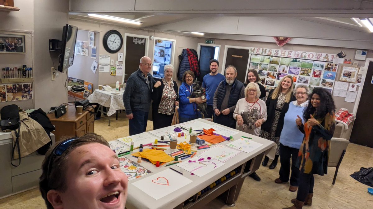 This week we stood by the Pool table to enhance our physical & mental strength & balance whilst engaged in a creative cognitive table top activity. An hour easily passed thro the Glasgow banter in the presence of @MovementfHealth who brought some Fun materials- Thank you ! 1/2