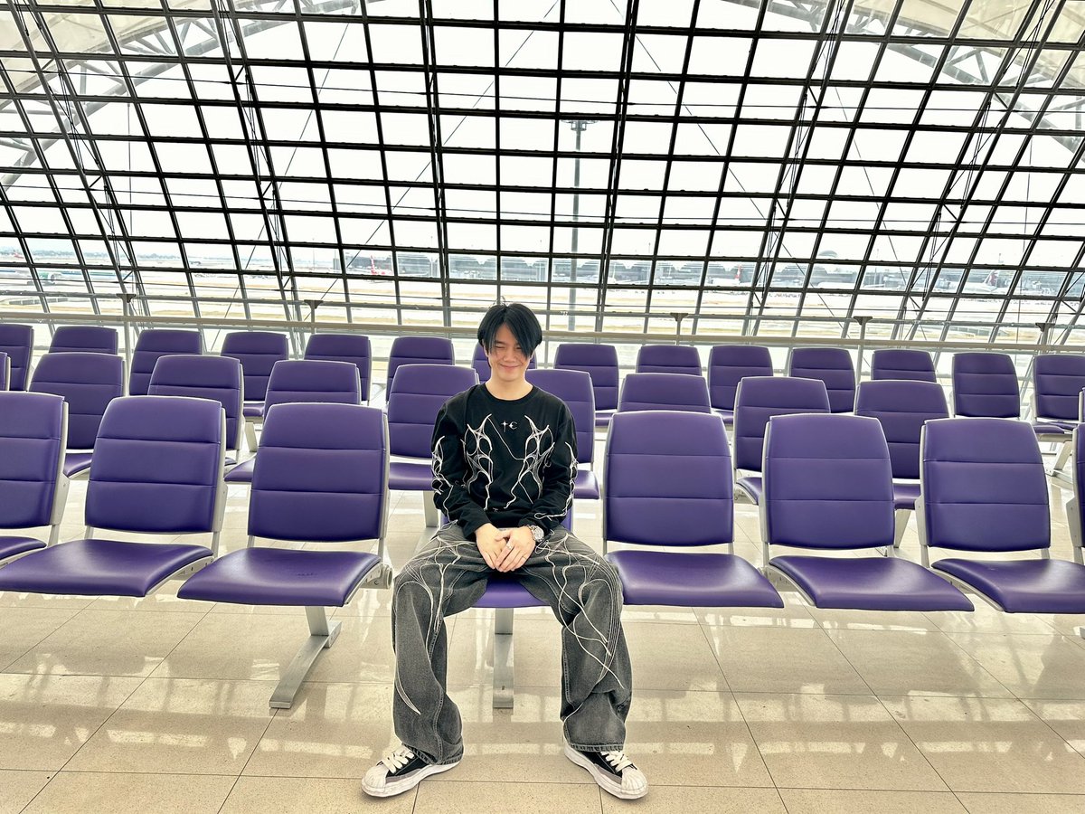 buildyourlove4u's tweet photo. ✈️น้อนบิวกะลังจะไปหาแว้วว เจอกันที่หนานหนิงน้าา💙🦭💙                             #BuildxInfinityofluve 
#beyourluve
#BuildJakapan
@JakeB4rever https://t.co/VvrPLLju4c
