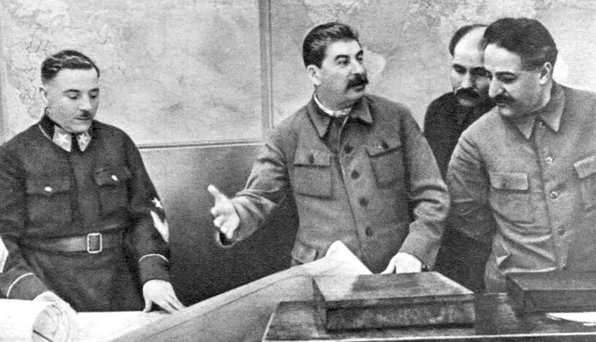 Jak se uvažovalo o válce v SSSR za Stalina. A jak se to přeneslo do současné války? I.V. Stalin - nešetřete granáty! Po skončení sovětsko-finské války v letech 1939–1940, v polovině dubna 1940, se v Ústředním výboru Všesvazové komunistické strany bolševiků uskutečnilo