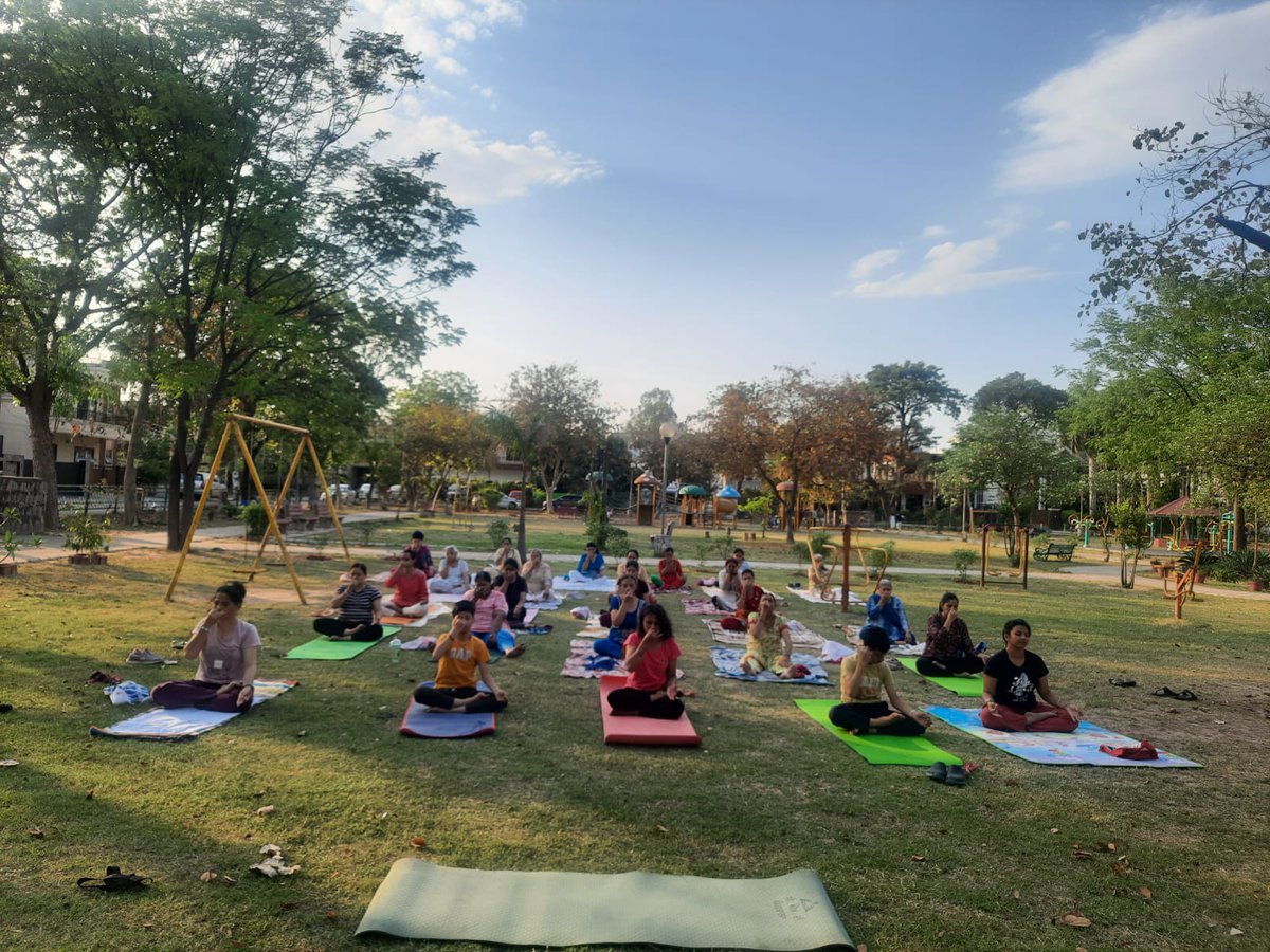 ਸੀ.ਐੱਮ  ਦੀ ਯੋਗਸ਼ਾਲਾ-  ਫੇਜ਼ 1 ਪਾਰਕ  ਨੰਬਰ-2 ,ਮੋਹਾਲੀ ,ਪੰਜਾਬ

C.M. Di Yogshala - Phase 1 Park No-2,Mohali, Punjab
 
#CMDiYogshala
#Yoga
#yogainspiration