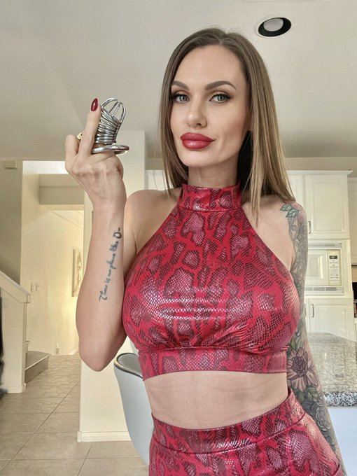 Chasity control is your anti-sex life. Get use to be a sexless servant locked up &amp; put to work for my<a href="/tag/locktober"class="tags"><span>#locktober</span></a>