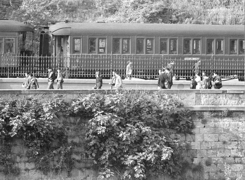 Uns vagons de tren a l'estació del Nord, de Manresa